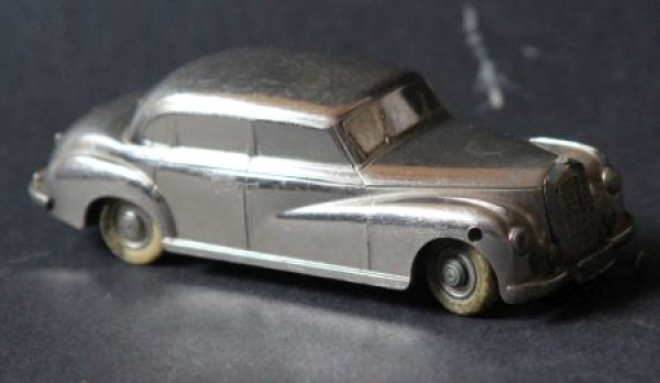 Prämeta Mercedes-Benz 300 Adenauer 1955 Druckgussmodell (1405)